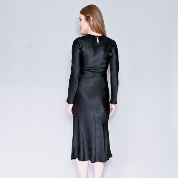 REALISATION Par The Owens Midi Dress in Voodoo Black Silk - Picture 4 of 7